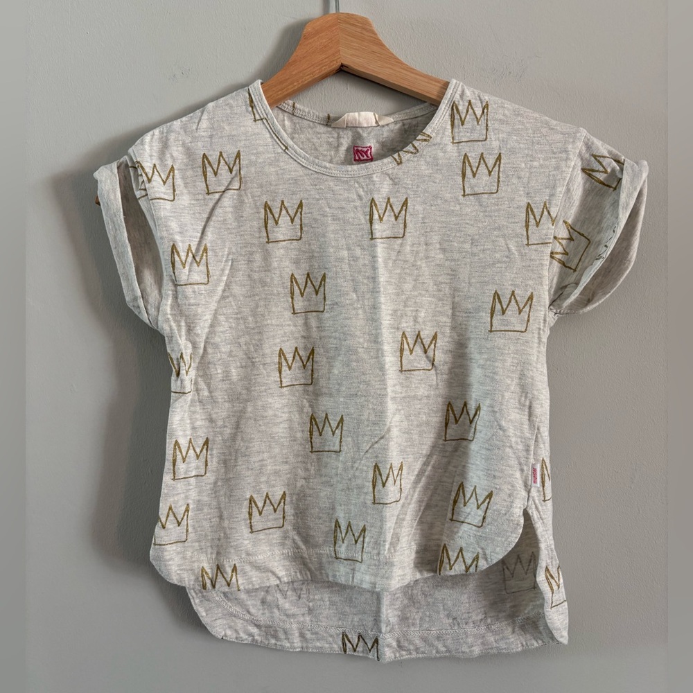 EUC Munster Gray and Gold Crown Print Tee, sz 7